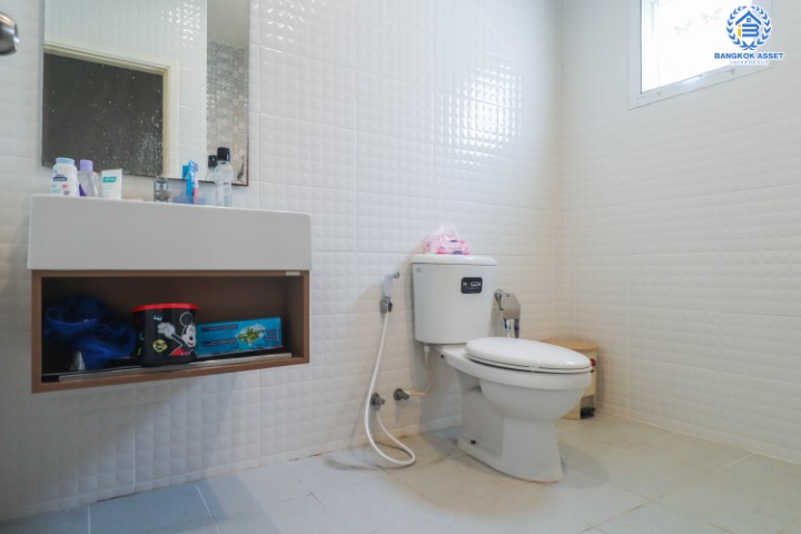 *****ทาวน์เฮ้าส์มือสองย่านนนทบุรี ม.เปี่ยมสุข ทัสคานี่ รัตนาธิเบศร์ เนื้อที่เกือบ 19 ตร.ว. ฟังก์ชัน 3 ห้องนอน 2 ห้องน้ำ 1 ที่จอดรถ แถมฟรี! 1 เครื่องปรับอากาศ และถังเก็บน้ำ บนทำเลเชื่อมต่อถ.รัตนาธิเบศร์ เพียง 10 นาทีก็ถึงรถไฟฟ้าสายสีม่วง "สถานีแยกนนทบุรี 1" ใกล้ทางด่วน "ศรีรัช"